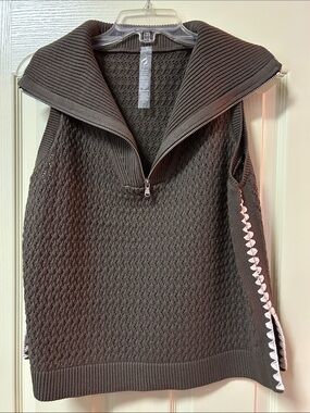 Lou & Grey Dark Brown Knit Sleeveless Half-Zip Pullover with Contrast Trim